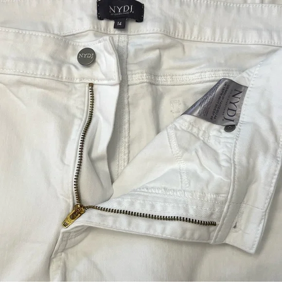 NYDJ white denim stretch Bermuda shorts size 14 - Picture 7 of 10